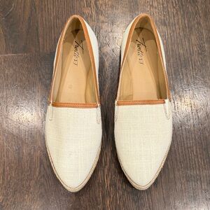 Trotters Estelle Natural Canvas slip on